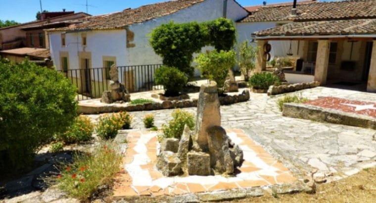 DOS CASAS RURALES CON 700M DE PARCELA