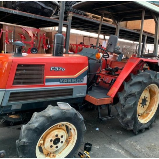 Tractor con rotocultivador