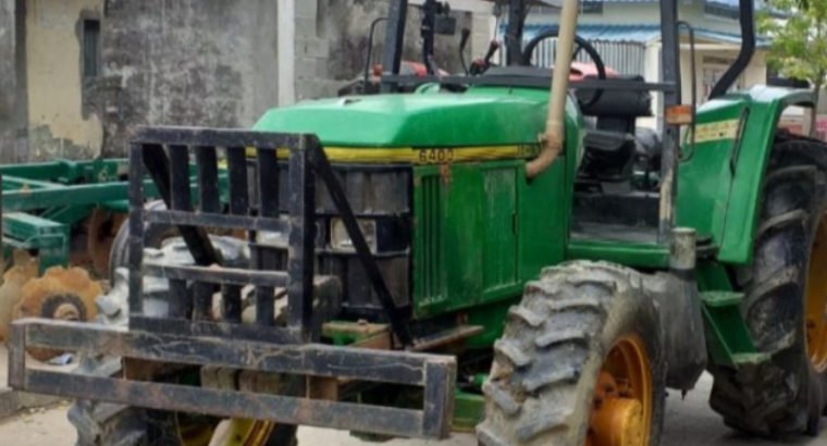 Vendo Jhon Deere 6400 Precio Negociable