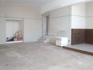 Terreno com armazém na Zona Histórica de Gaia