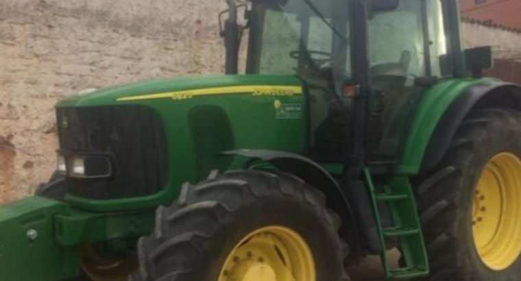 JOHN DEERE – 6820