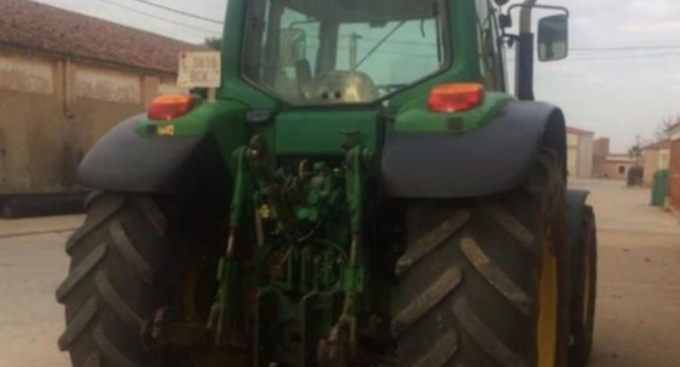 JOHN DEERE – 6820