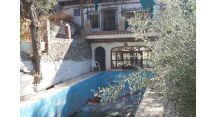 CASA RURAL EN VENTA EN LANJARON
