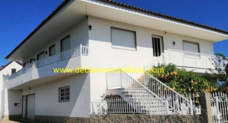 GRAN PROPIEDAD DE 403M2 C/ TERRENO 898M2