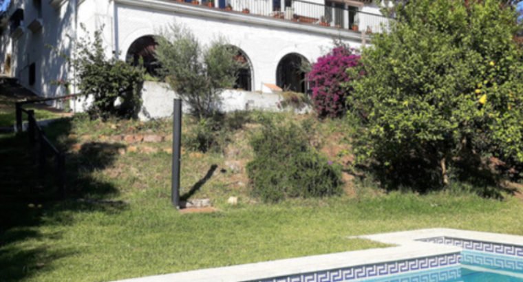 CASA EN BARRIOS