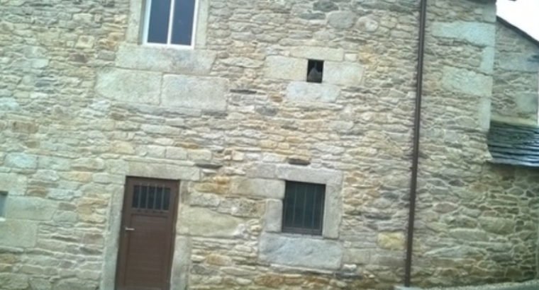 CASA RURAL DE PIEDRA, ALPENDRES Y FINCA