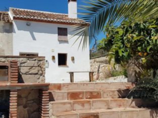 FINCA EN COMARES