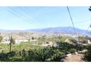 CASA CON TERRENO EN BERJA