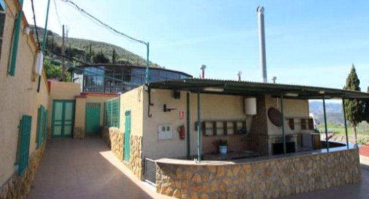 CASA CON TERRENO EN BERJA