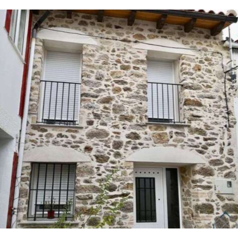 CASA EN PIORNAL