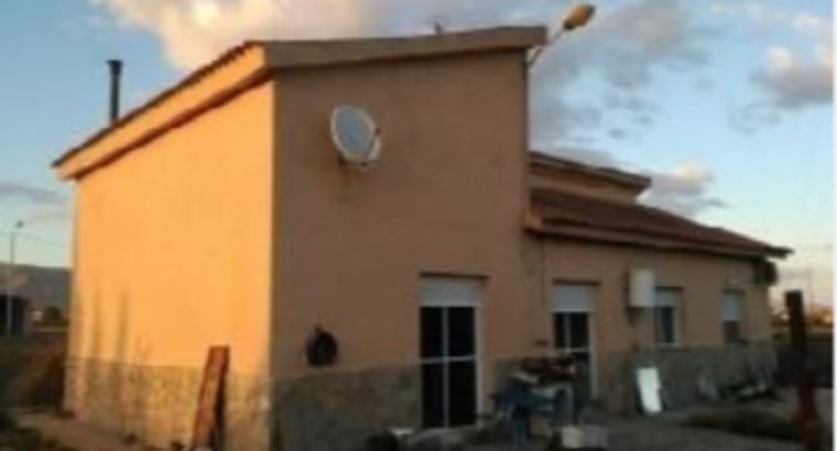 CASA EN CAMPILLO – C. LA ANTENA