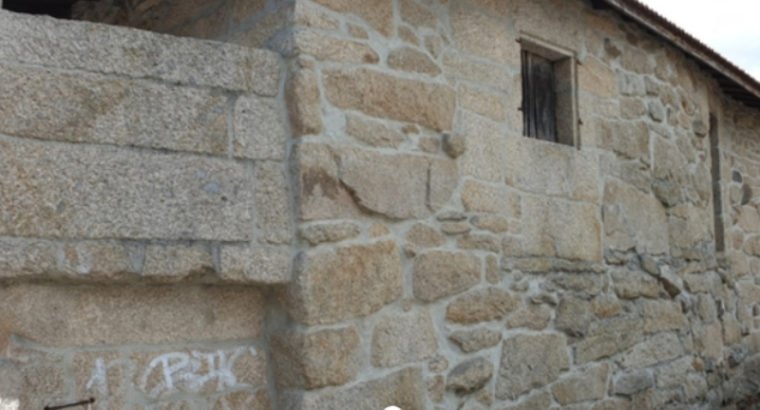 CASA CON ESTRUCTURA Y TEJADO NUEVOS