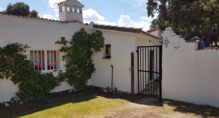 Se vende preciosa dehesa de encinas con golf