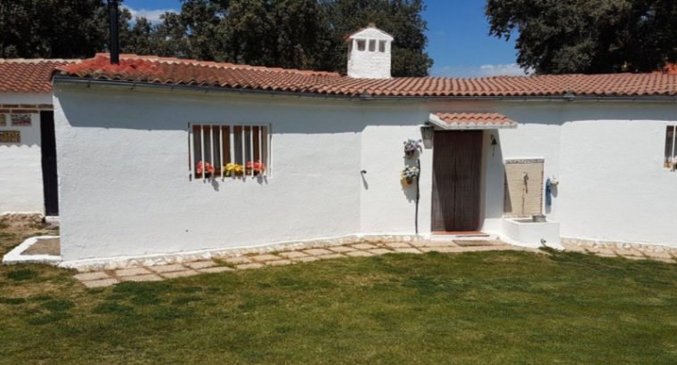 Se vende preciosa dehesa de encinas con golf