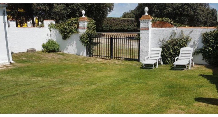 Se vende preciosa dehesa de encinas con golf