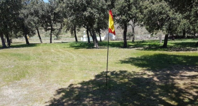 Se vende preciosa dehesa de encinas con golf