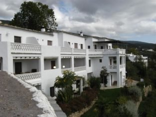 Por jubilación, venta en La Alpujarra