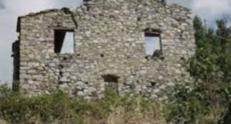 CASA CON TERRENO PARA REHABILITAR