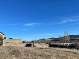 FINCA RÚSTICA CON NAVE INDUSTRIAL