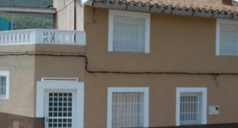 VIVIENDA EN HUERTA DE BAYNA