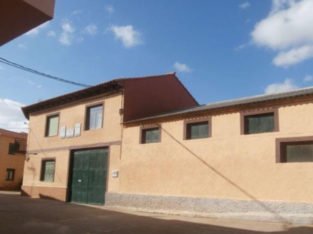 SE VENDE CASA DE PUEBLO PECULIAR- DISTINTA-ZAMORA