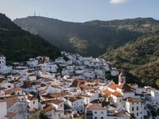 Benarrabá, pueblo de oportunidades.”